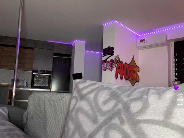 TainaJaksch live cam on BongaCams
