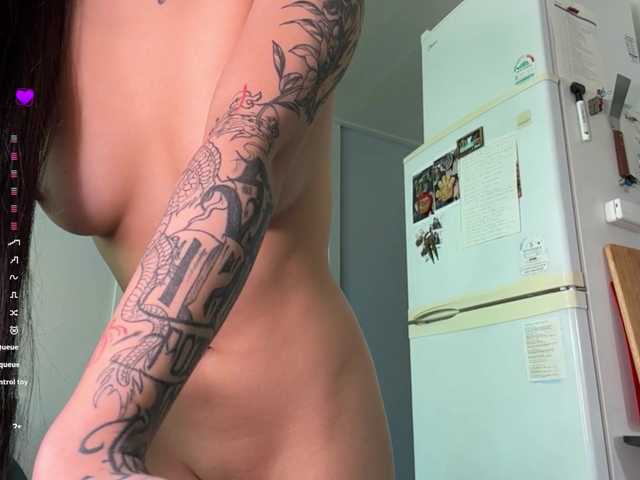 TainaJaksch live cam on BongaCams