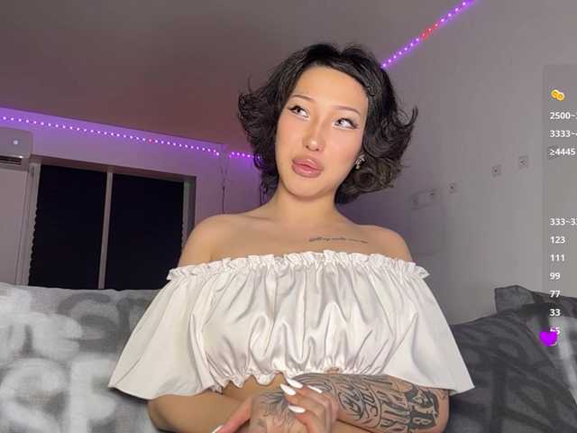 TainaJaksch live cam on BongaCams