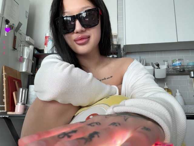 TainaJaksch live cam on BongaCams