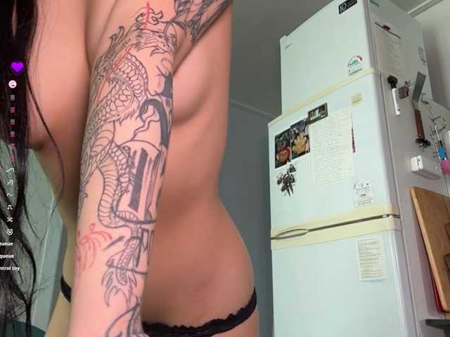 TainaJaksch live cam on BongaCams