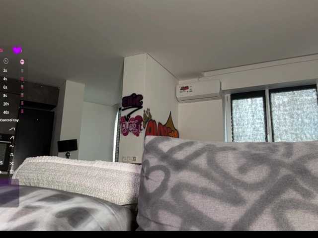 TainaJaksch live cam on BongaCams