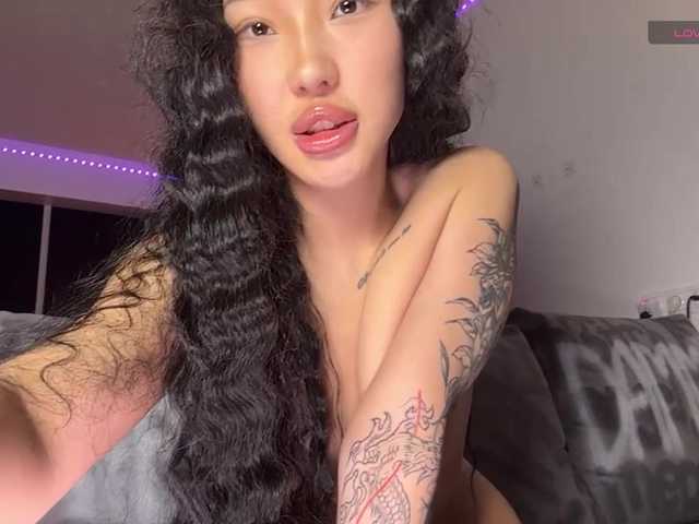 TainaJaksch live cam on BongaCams