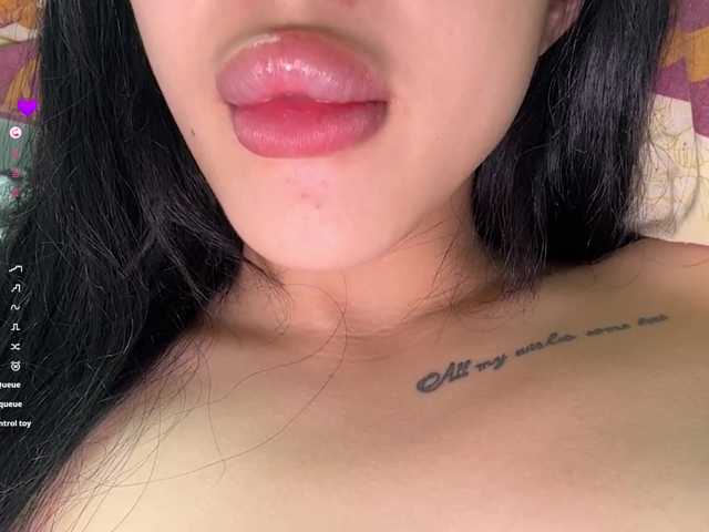 TainaJaksch live cam on BongaCams