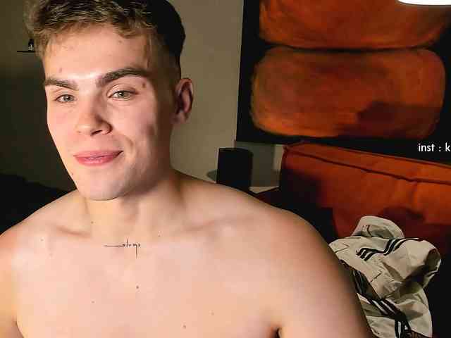 simonwnl Live Webcam on BongaCams