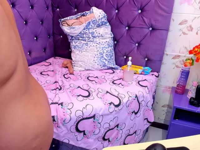 CAROLINASUAREZ live cam on BongaCams