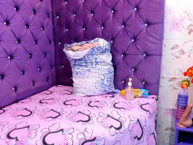 CAROLINASUAREZ live cam on BongaCams