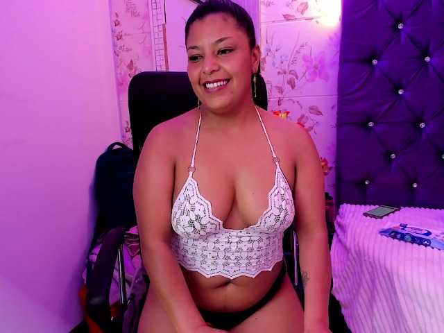 CAROLINASUAREZ live cam on BongaCams