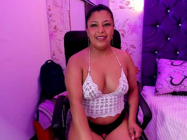 CAROLINASUAREZ live cam on BongaCams