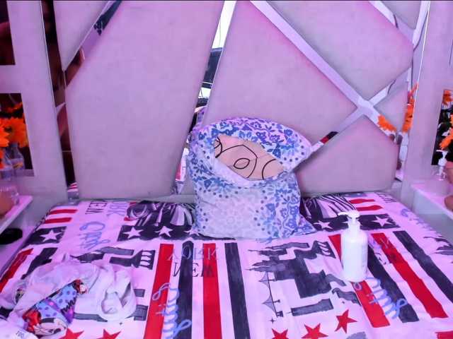 CAROLINASUAREZ live cam preview