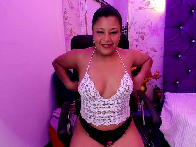CAROLINASUAREZ live cam on BongaCams