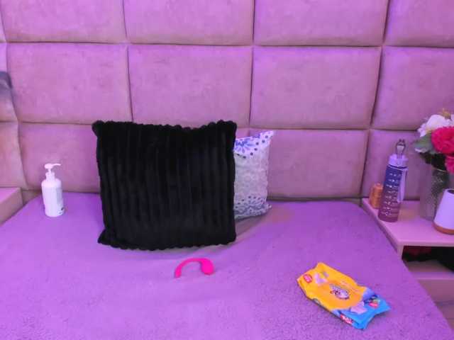 CAROLINASUAREZ, live now on BongaCams