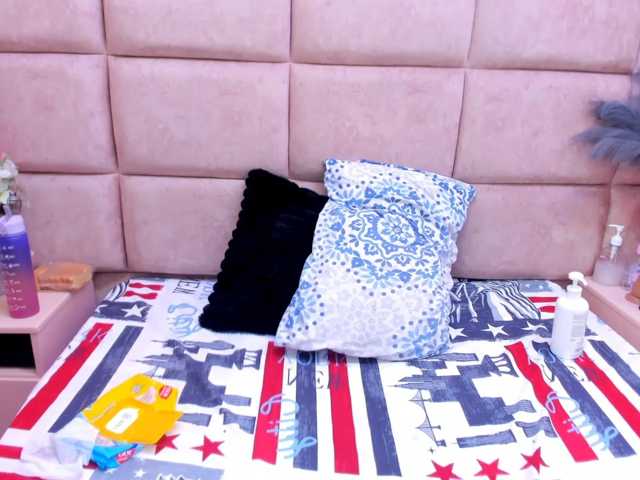 CAROLINASUAREZ live cam preview