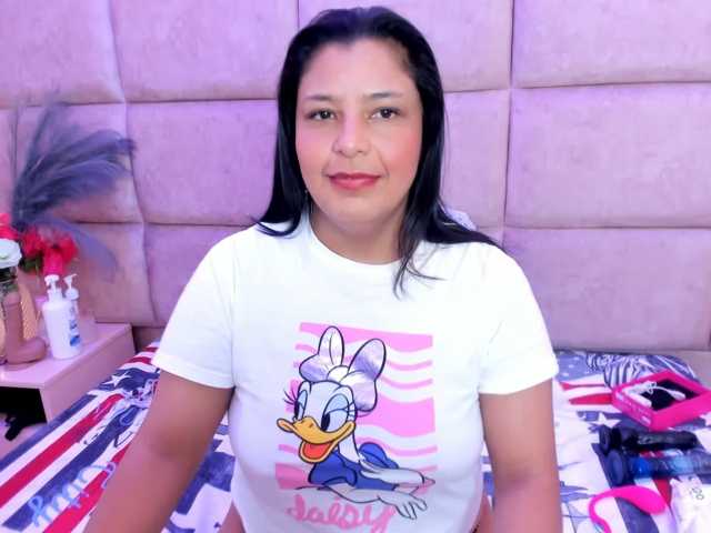 CAROLINASUAREZ live cam on BongaCams