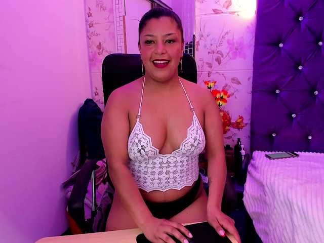 CAROLINASUAREZ live cam on BongaCams