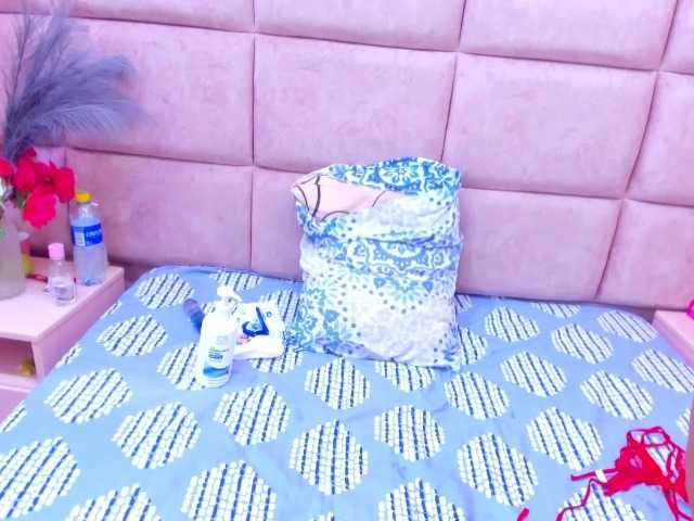 CAROLINASUAREZ live cam on BongaCams