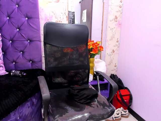 CAROLINASUAREZ live cam on BongaCams