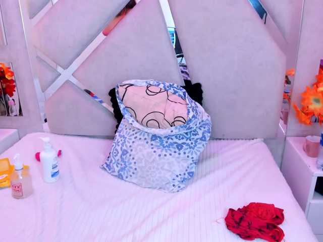 CAROLINASUAREZ live cam preview