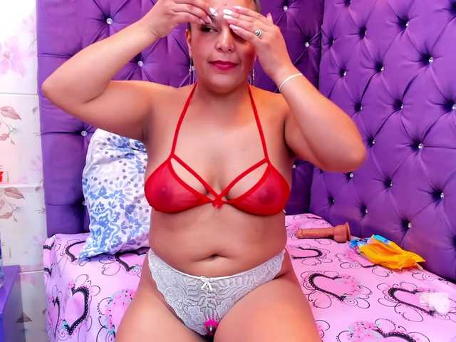 CAROLINASUAREZ live cam on BongaCams