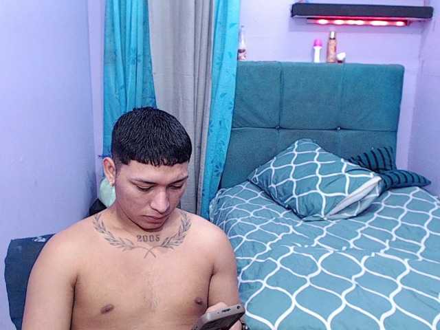 twinksfuck live cam on BongaCams