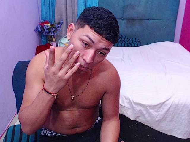 twinksfuck live cam on BongaCams
