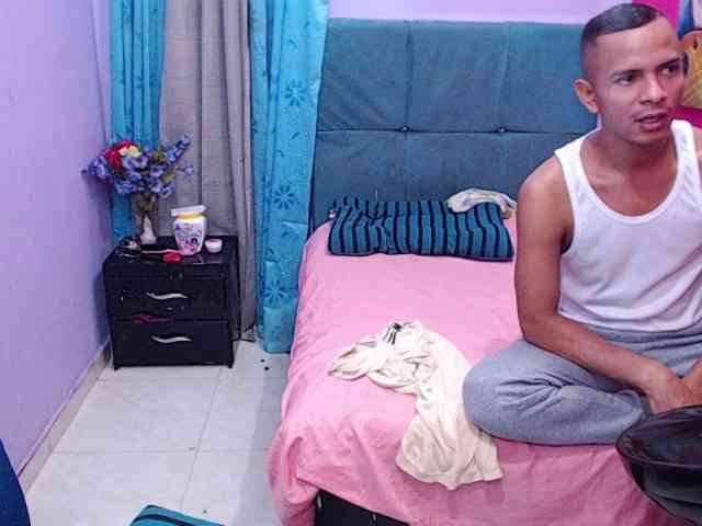 twinksfuck Sex Cam Show