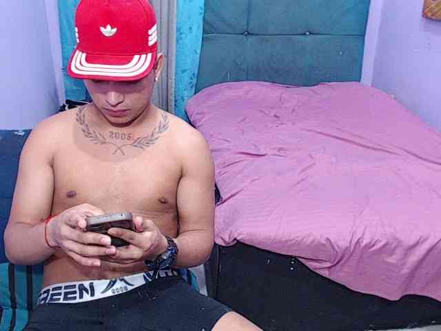twinksfuck webcam