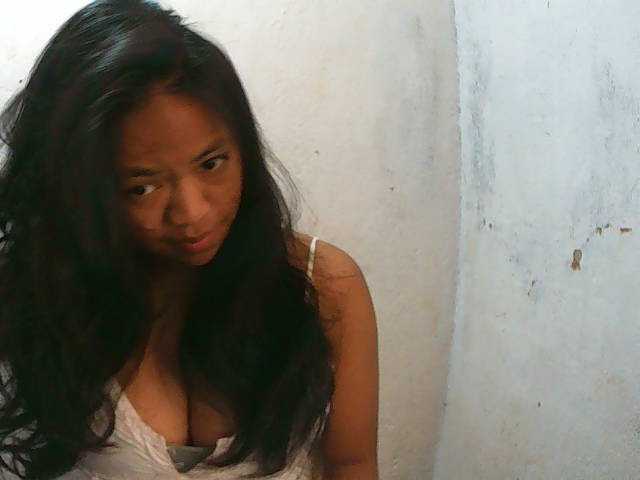 Sarah-001 live cam on BongaCams