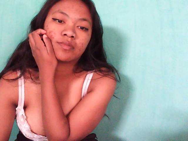 Sarah-001 live cam on BongaCams