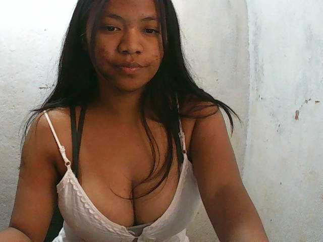 Sarah-001 live cam on BongaCams