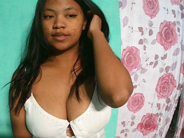 Sarah-001 live cam on BongaCams