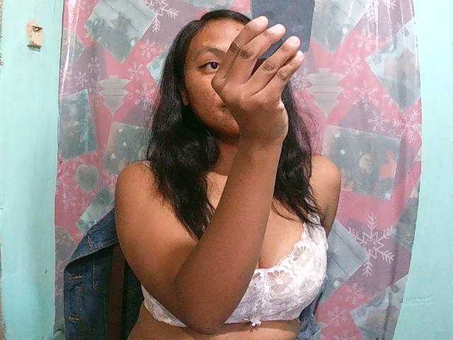 Sarah-001