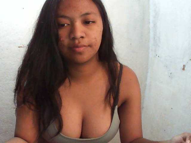 Sarah-001 live cam on BongaCams