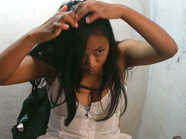 Sarah-001
