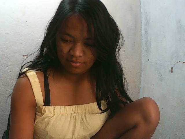 Sarah-001 live cam on BongaCams