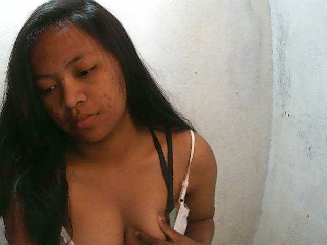 Sarah-001 live cam on BongaCams