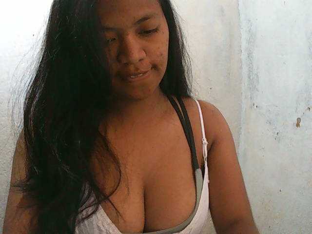 Sarah-001 live cam on BongaCams