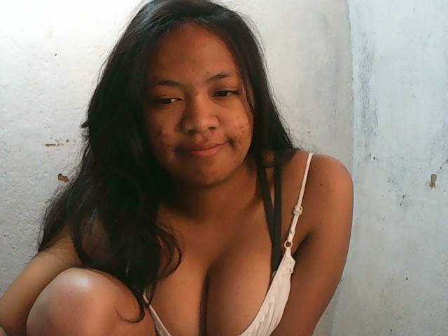 Sarah-001 live cam on BongaCams