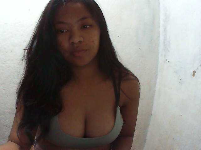 Sarah-001 live cam on BongaCams