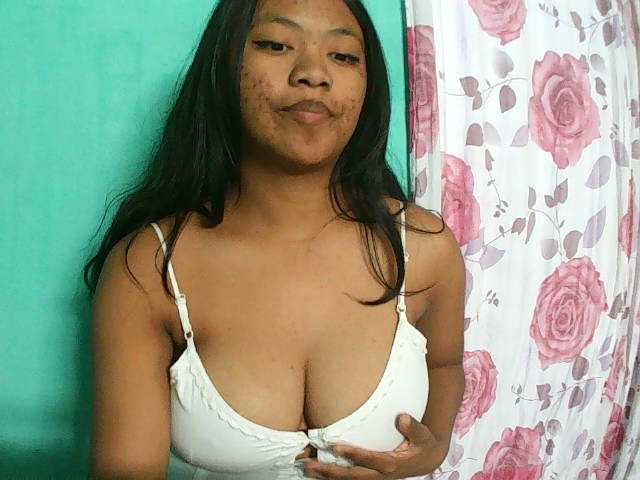 Sarah-001 live cam on BongaCams