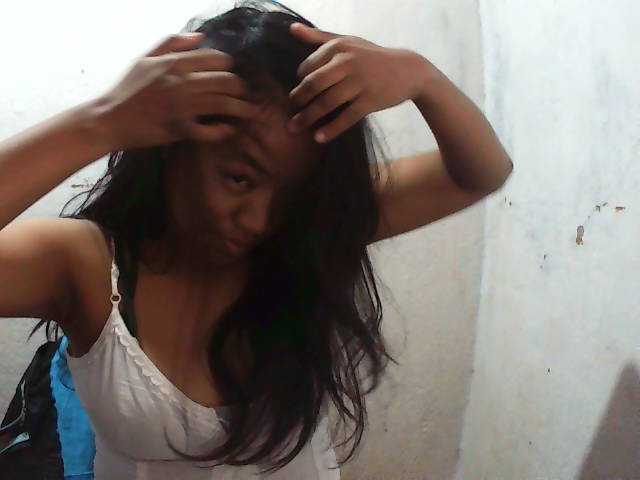 Sarah-001 live cam on BongaCams