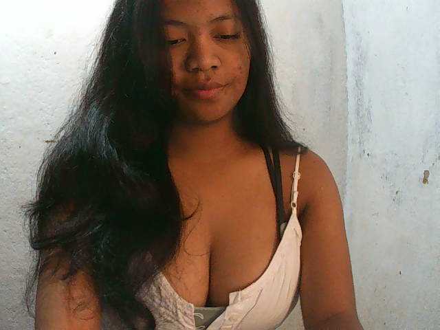 Sarah-001 live cam on BongaCams