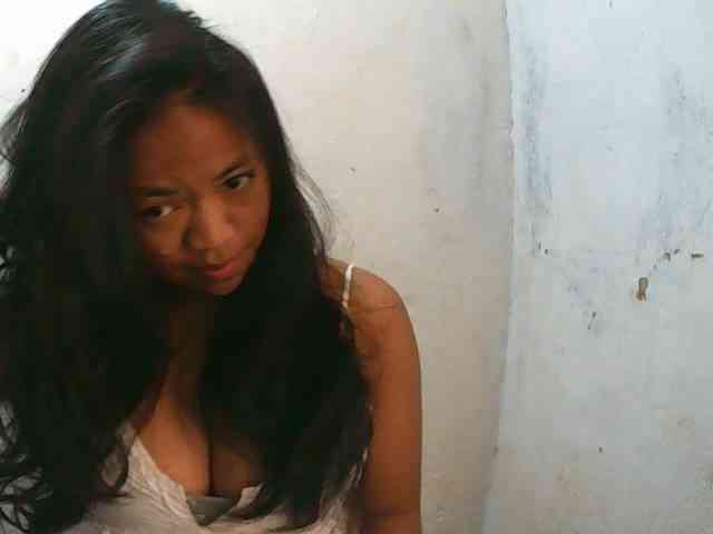 Sarah-001 Live Webcam on BongaCams