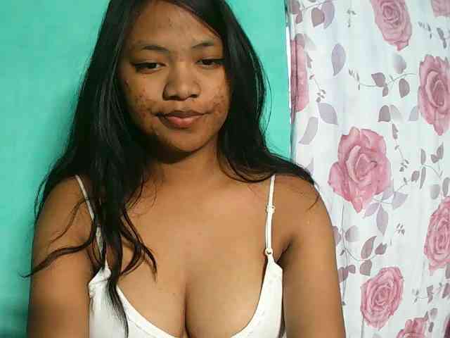 Sarah-001 webcam