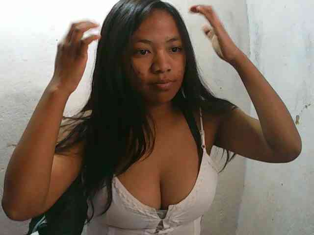 Sarah-001 webcam