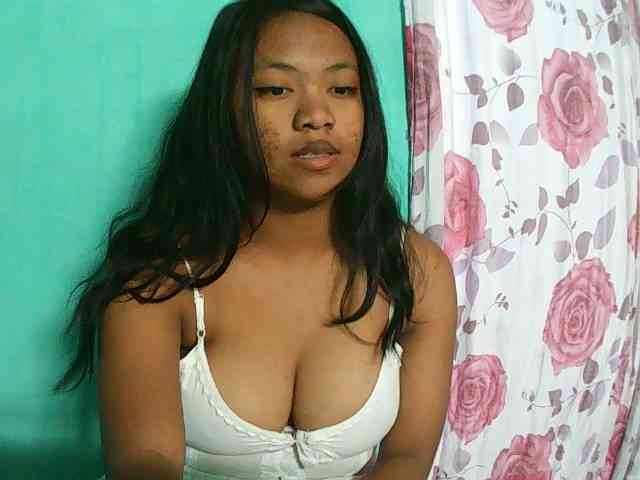 Sarah-001 webcam
