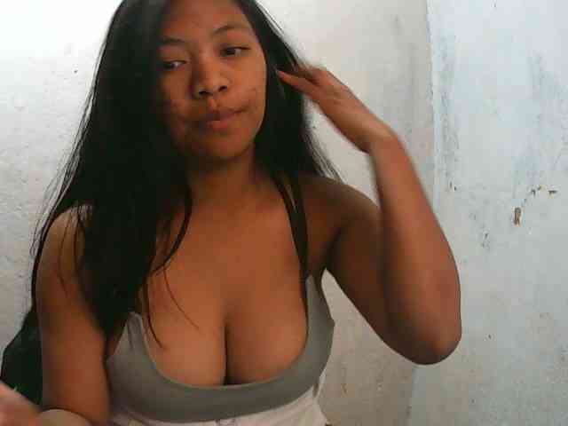 Sarah-001 webcam