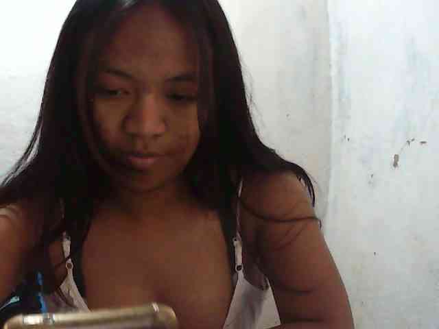 Sarah-001 webcam