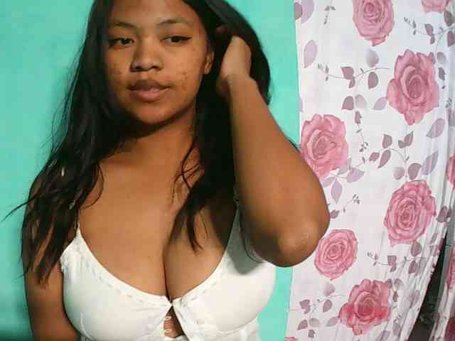 Sarah-001 webcam