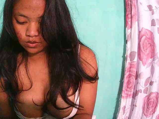 Sarah-001 webcam